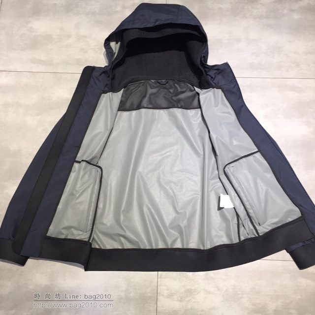 Armani男裝 19春夏新款夾克 阿瑪尼拉鏈連帽藍色外套  tzy1621
